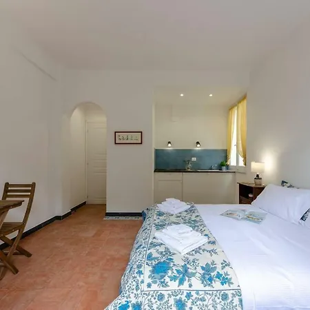 Joivy Lovely Apt For 2, With Terrace In Apartment Vernazza